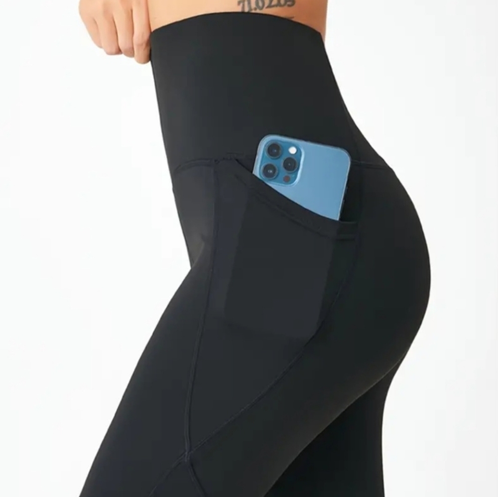 Side pockets workout stretch leggings nwt Hp🔥🔥🔥